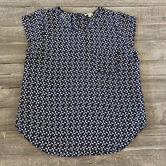 Lily White Tops - Lily White Women’s Blouse Size Medium Lightweight Shirt Sleeve Geometric Navy